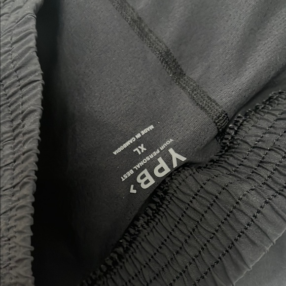 Abercrombie & Fitch YPB Black Lined Athletic Shorts - Size XL - Picture 6 of 7